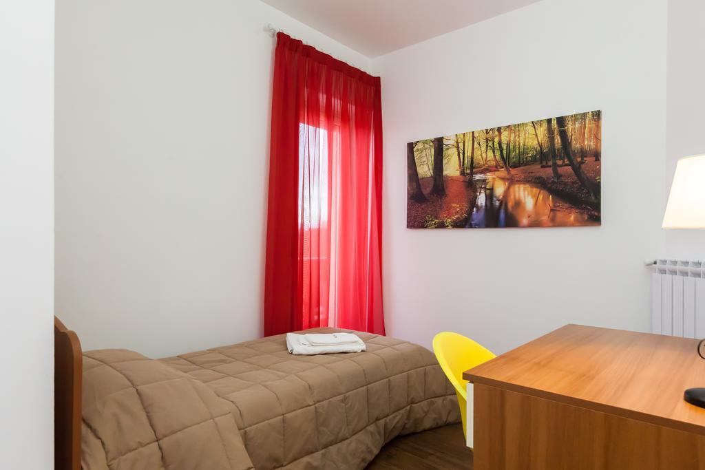 Almes Apartments Róma Szoba fotó