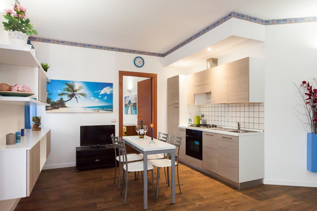 Almes Apartments Róma Szoba fotó