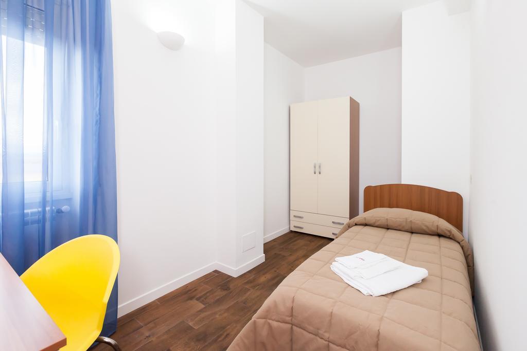 Almes Apartments Róma Szoba fotó